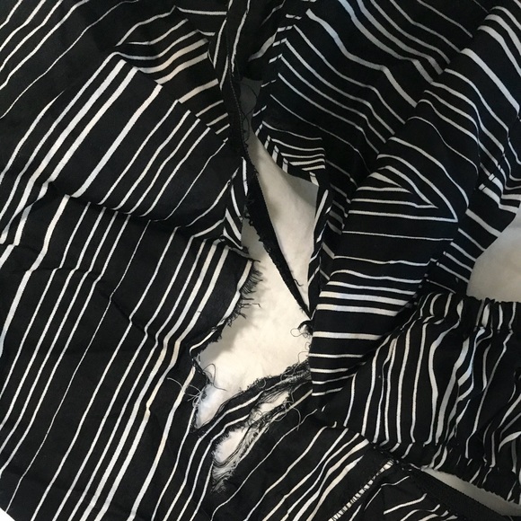 FOR LOVE AND LEMONS TOP 🍋 - Picture 2 of 4